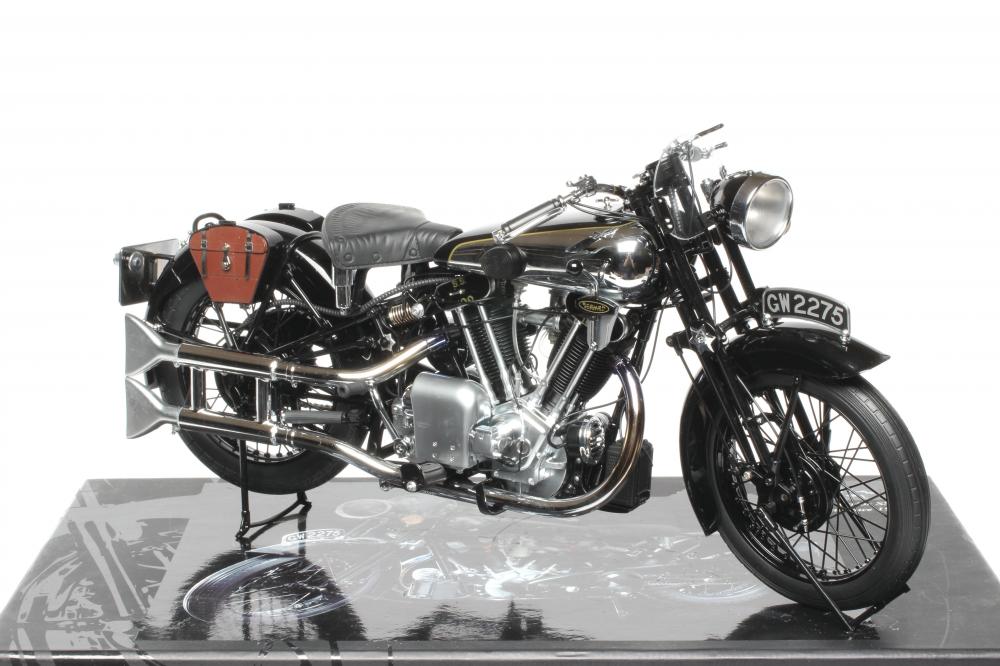 Minichamps 1:6 Scale Motorcycle Brough Superior SS100 T.E. Lawrence 1932, boxed, excellent Image