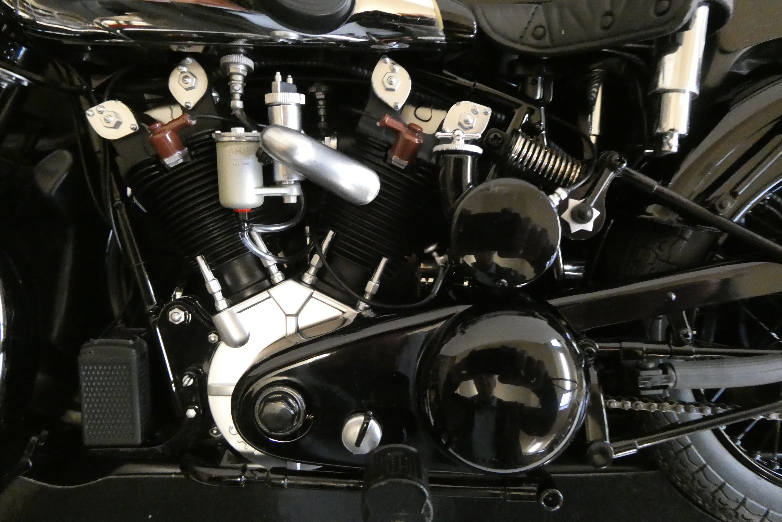 Minichamps 1:6 Scale Motorcycle Brough Superior SS100 T.E. Lawrence 1932, boxed, excellent Image