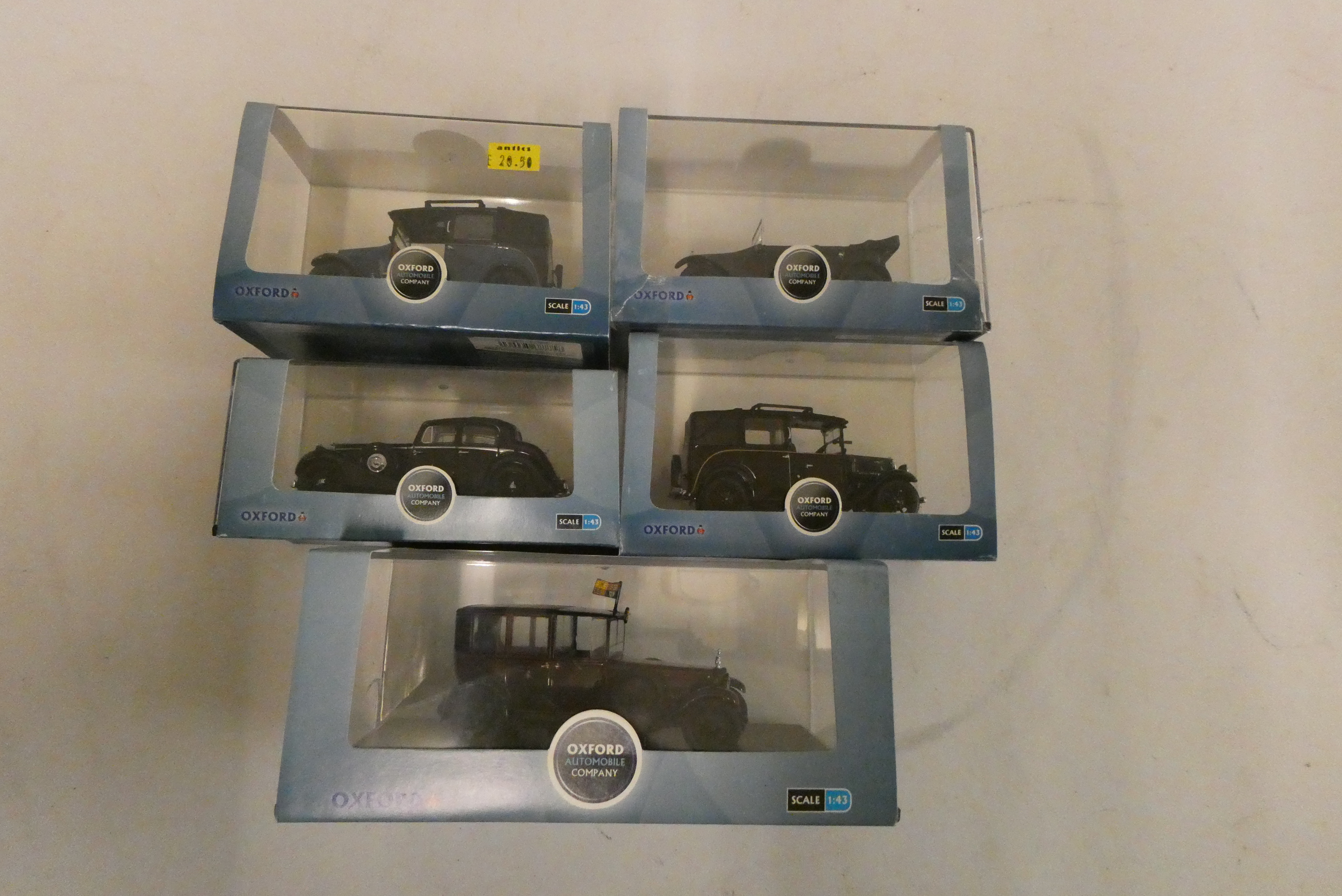 Five Oxford Classics1:43rd scale Motor cars including taxis and saloons, all items boxed, excellent Image