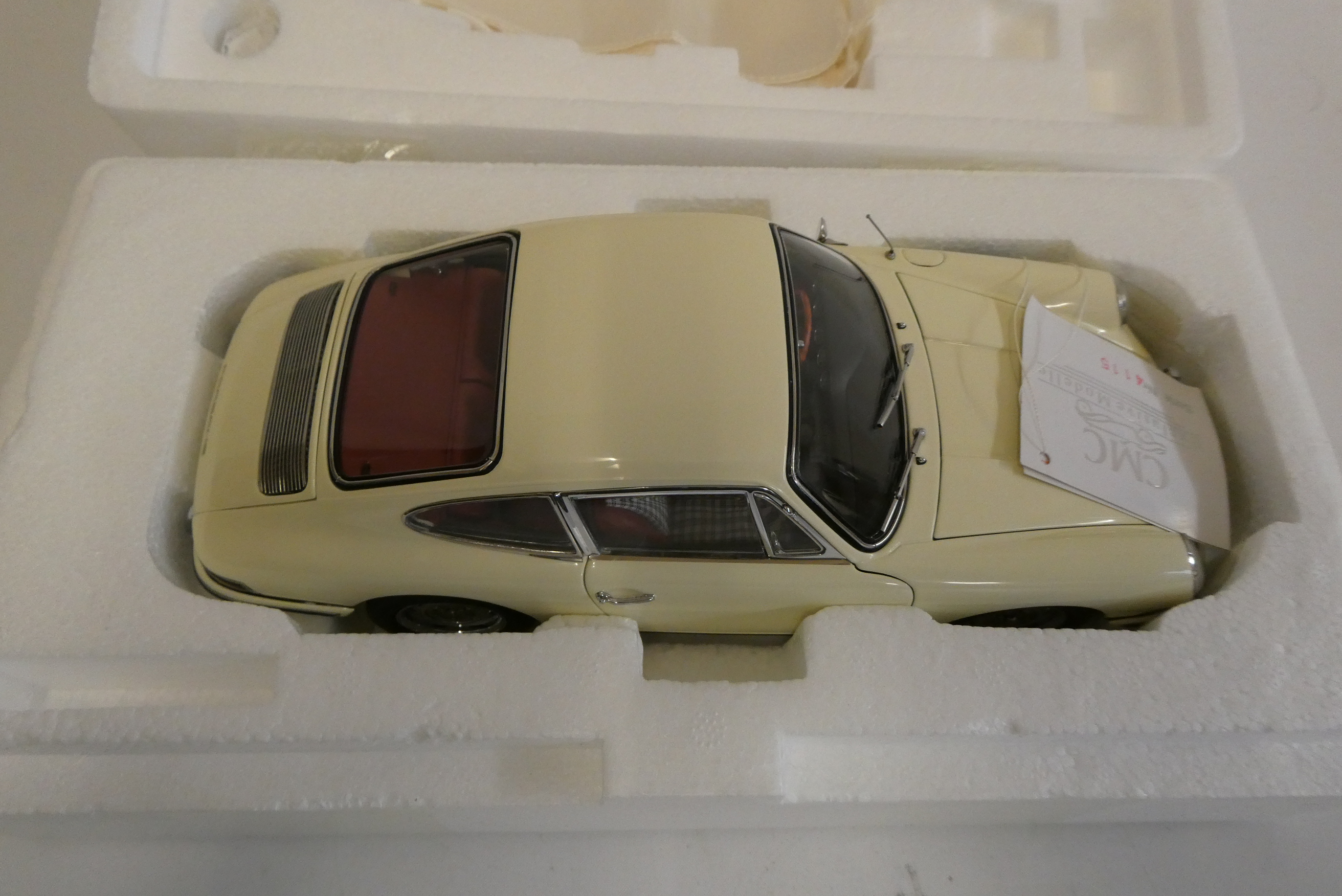 CMC models 1:18th Porsche 901 Sports coupe 1964, Boxed, excellent to mint Image