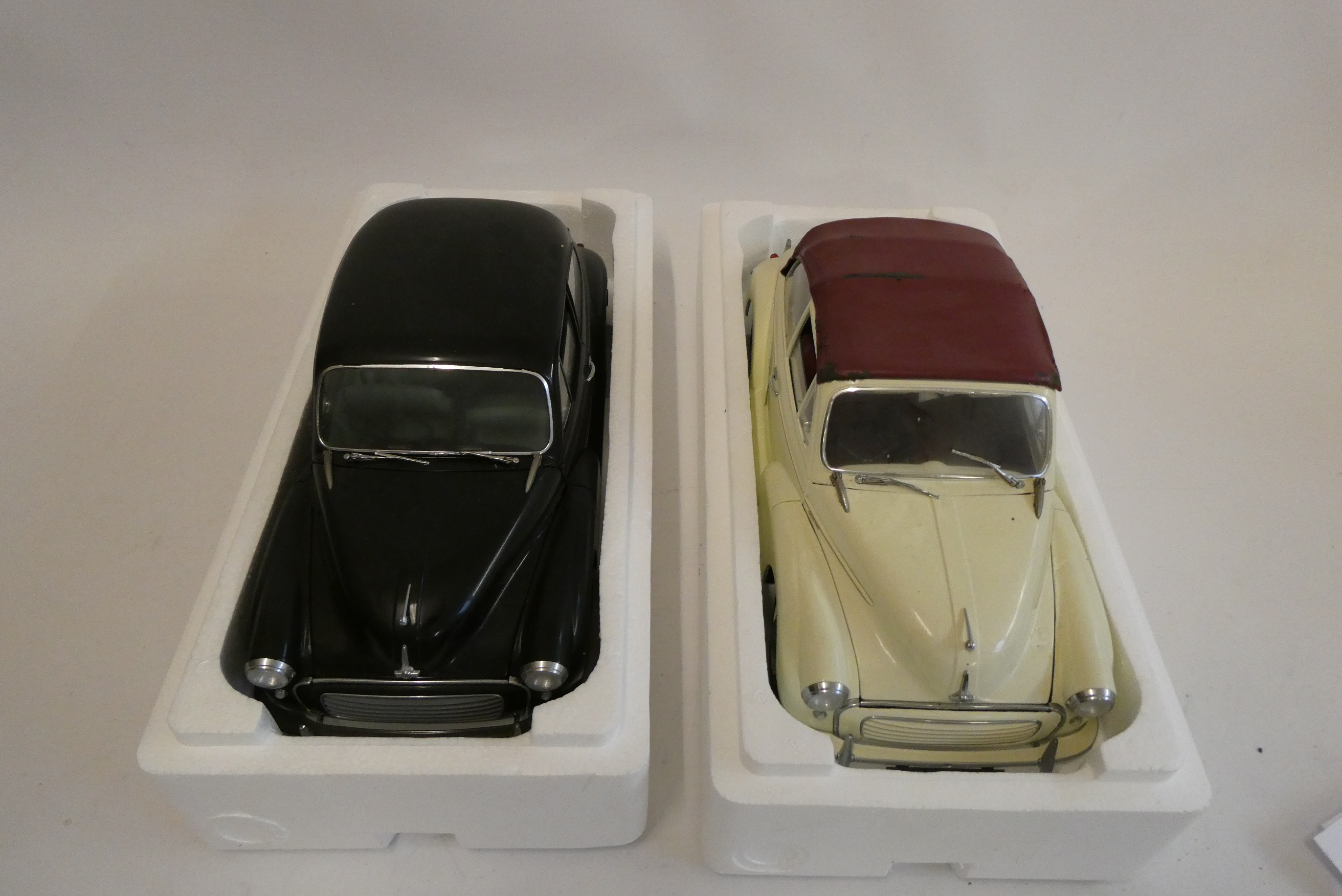 Sunstar models 1:12th scale Morris minor 1000 Saloon and Morris Minor 1000, both items show signs of Image