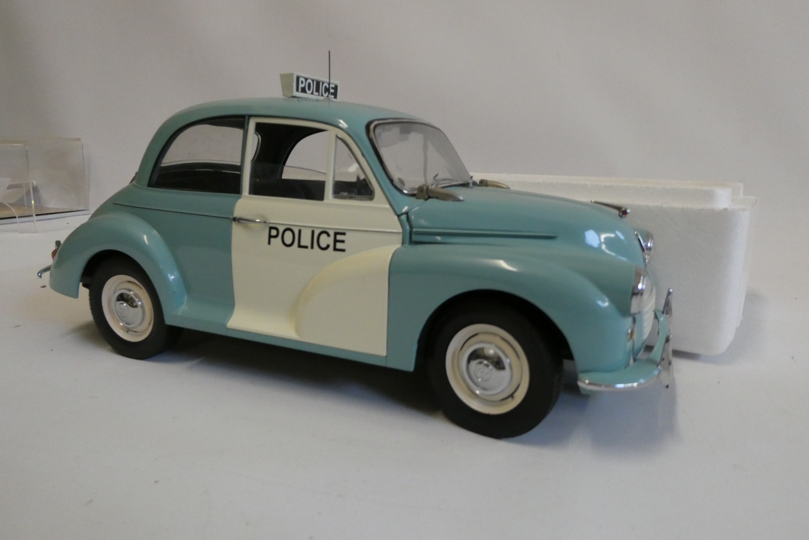 Sunstar models 1:12th scale Morris Minor Police car, show signs of having been on display, requires Image