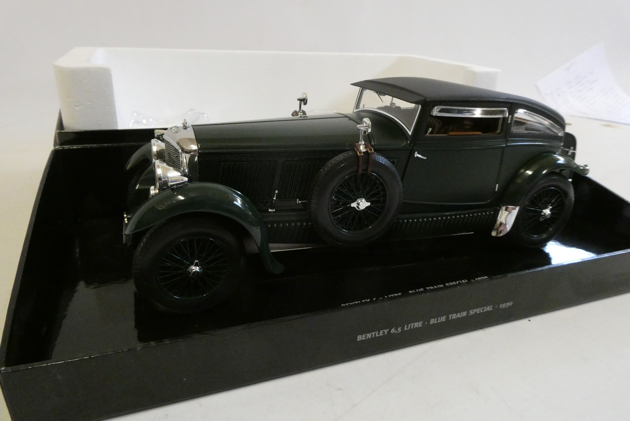 Mini Champs 1/18th scale Bentley six point 5 litre blue train special 1930, boxed, excellent Image