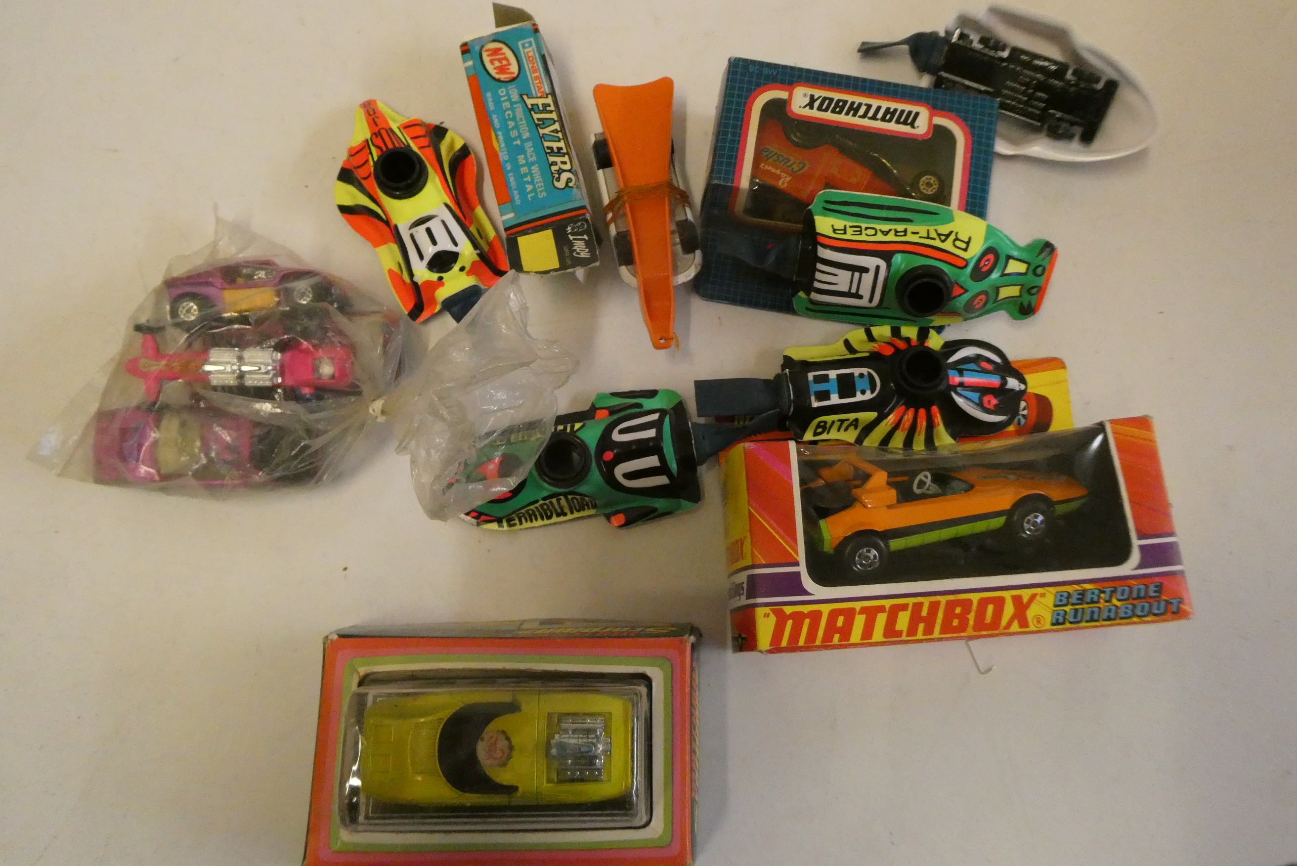 Late issue Matchbox vehicles including Super-Fast car and SpeedKings, some items boxed, fair Image
