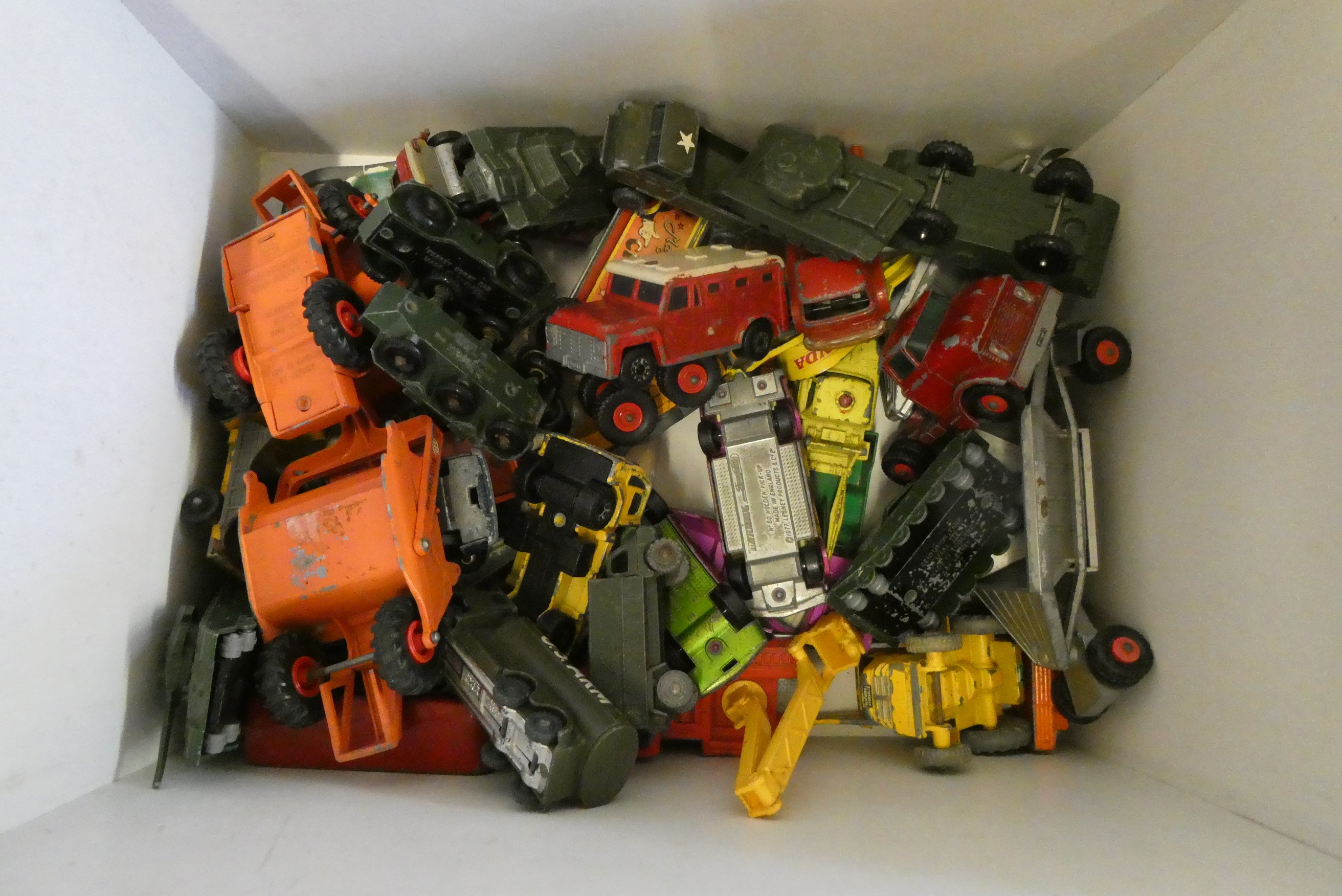 Six Matchbox Superfast cars comprising 8 Wildcat Dragster, 14 Iso Grifo, 29 racing Mini, 36 Draguar, Image