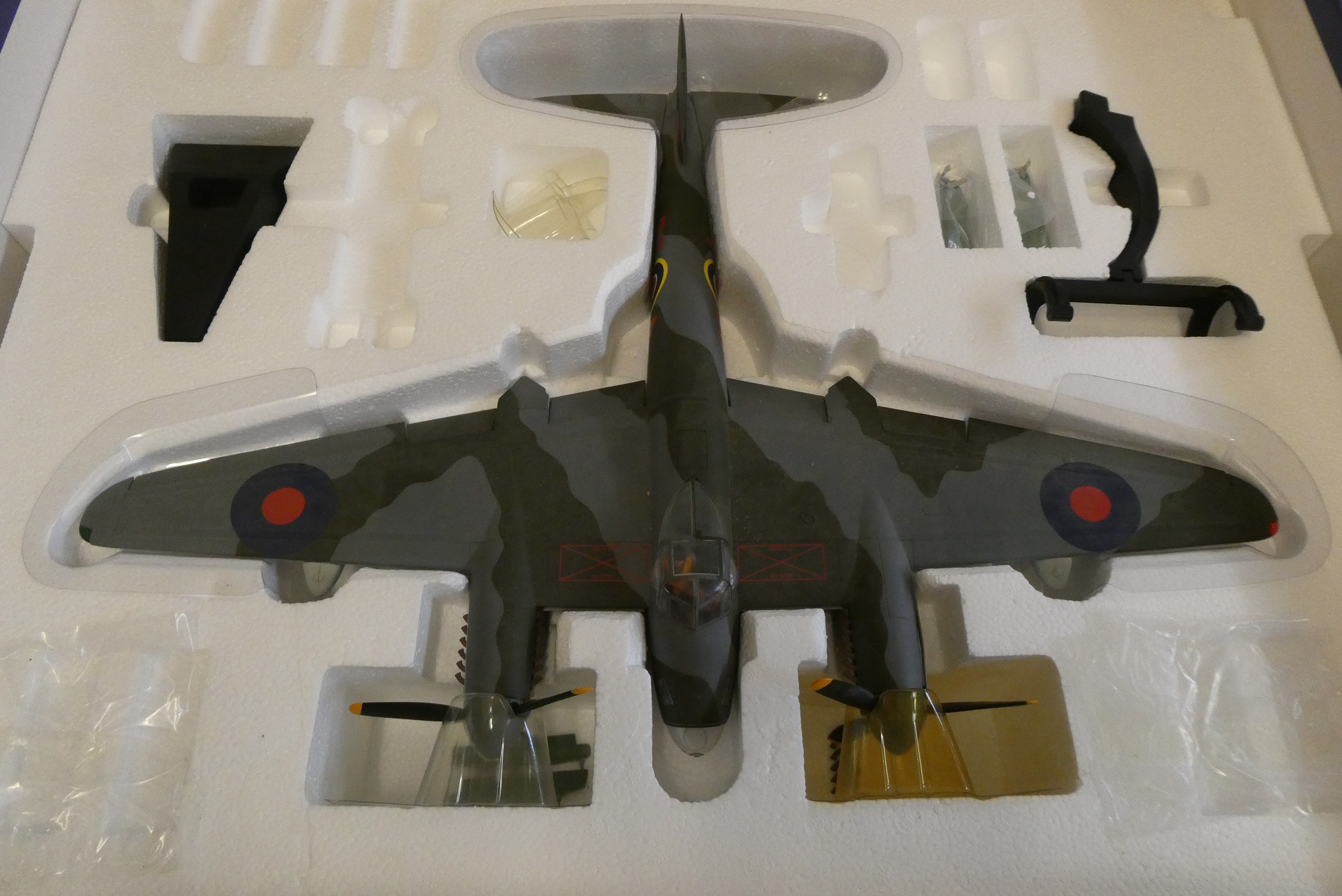 Corgi Aviation Archive, 172nd scale, short sterling mark one, 132nd scale, De Haviland Mosquito and Image