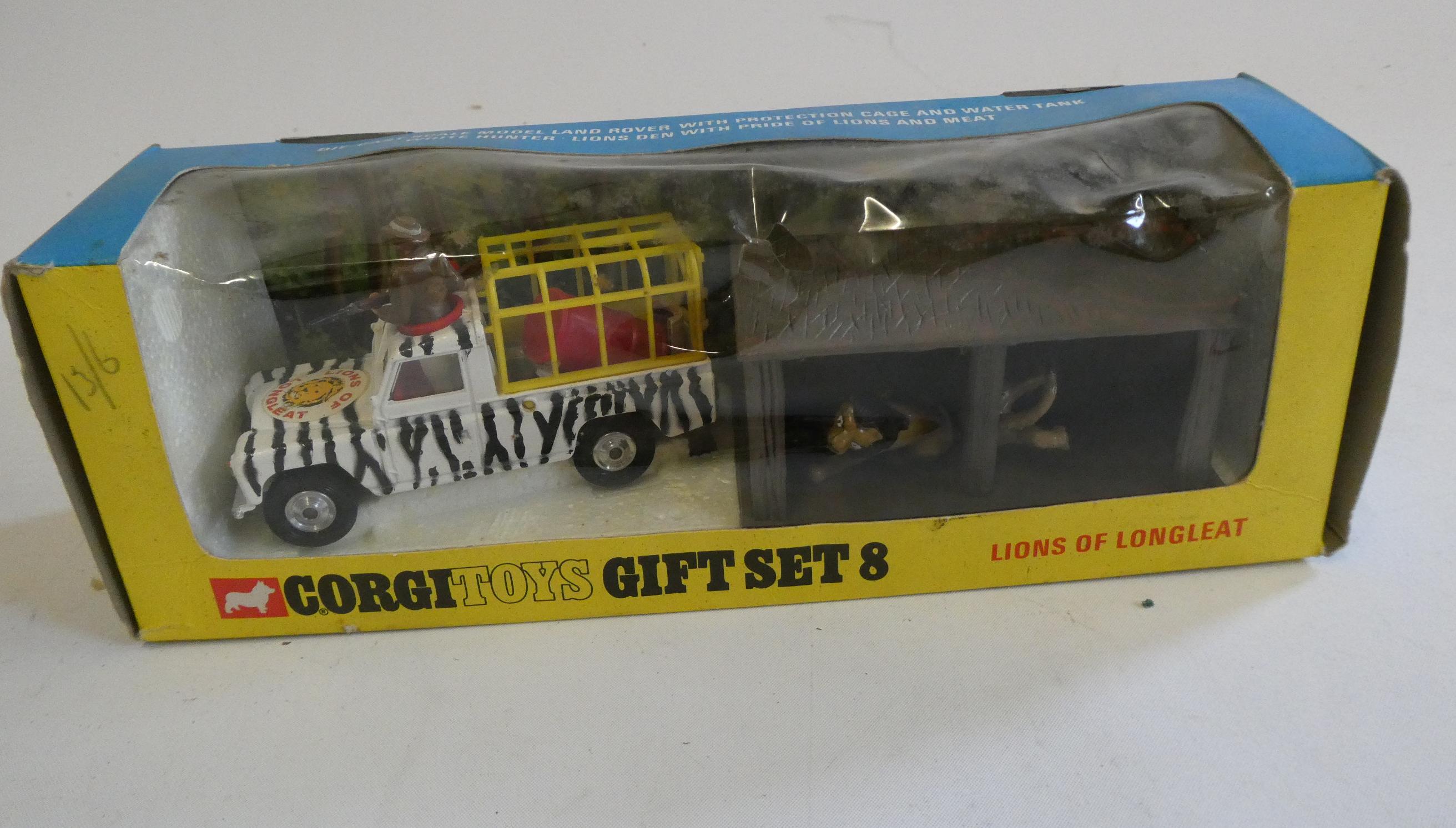 Corgi Gift Set No.8 "The Lions of Longleat" with accessories, box good, model excellent Image