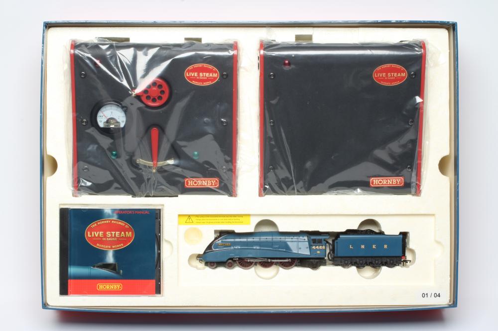 Hornby live steam train set with Mallard locomotives, boxed, excellent. Image