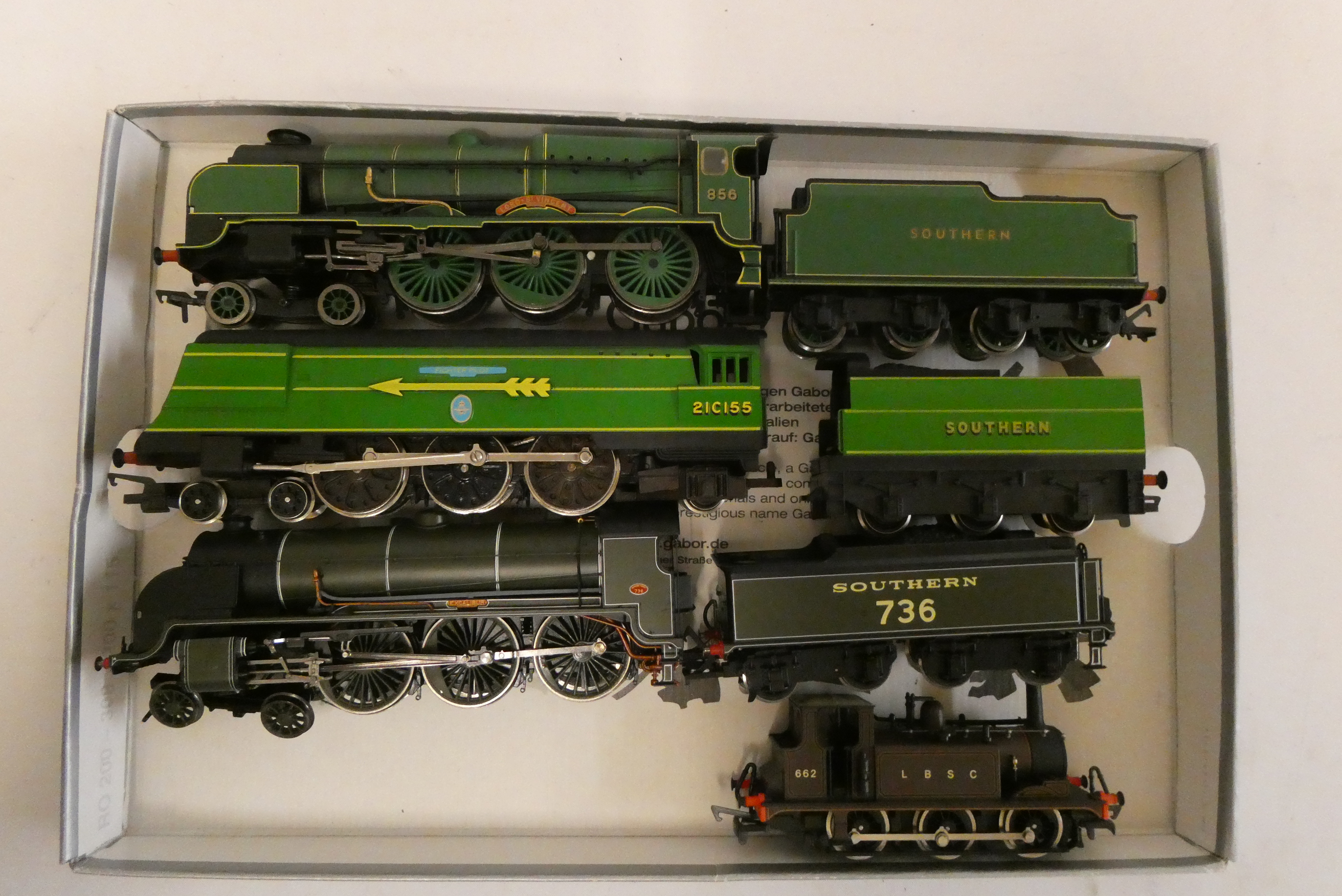 Hornby Battle of Britain Class locomotive Fighter pilot Image