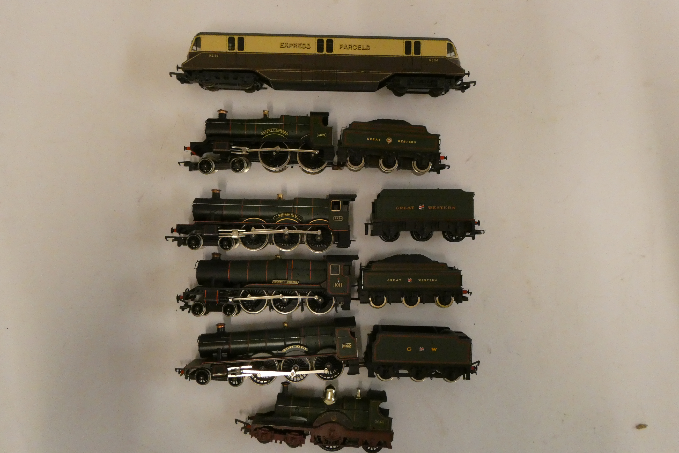 Six GWR Locomotives by Hornby and Lima comprising Express Parcels van Image
