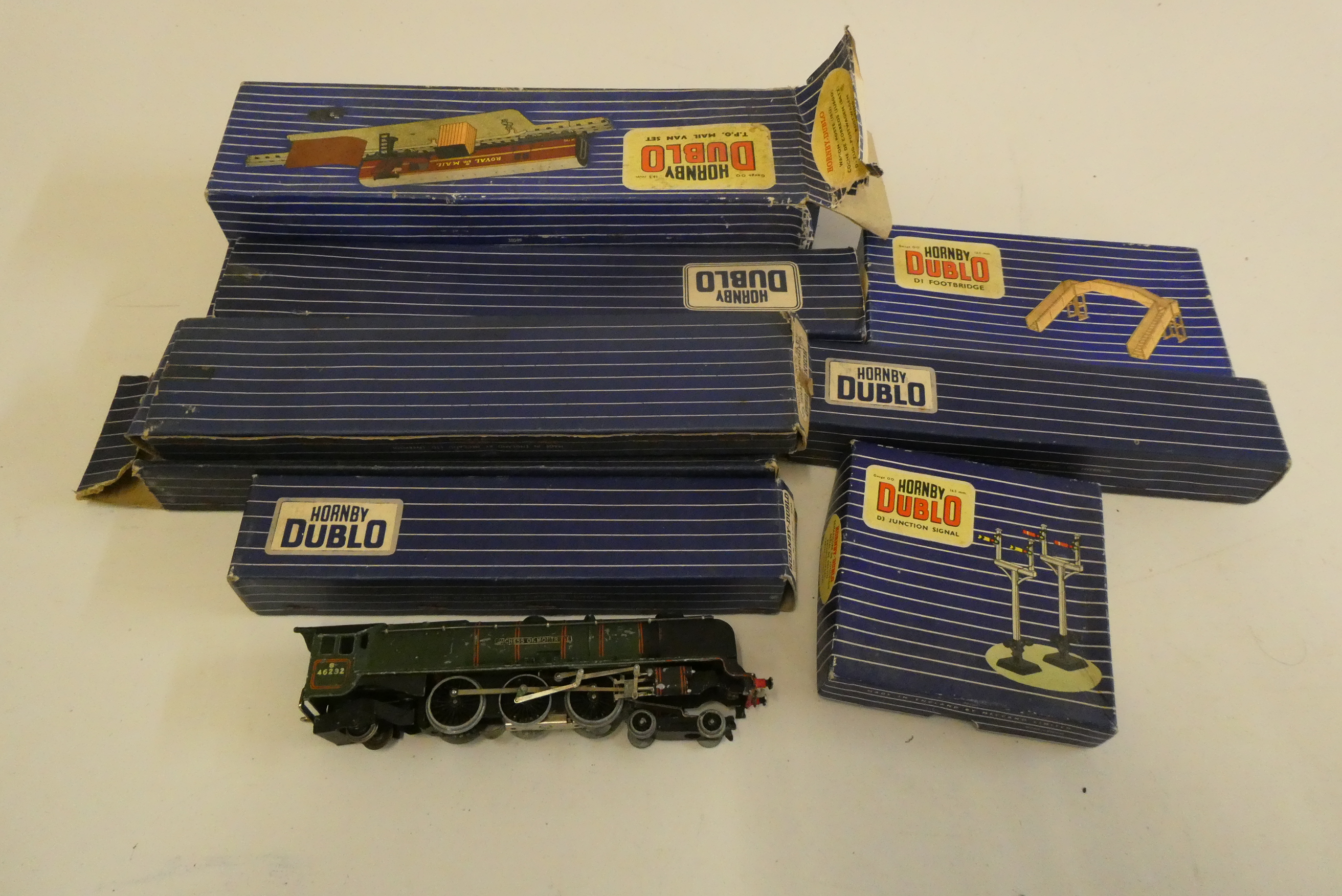 Hornby Dublo TPO Mail Van Set Image