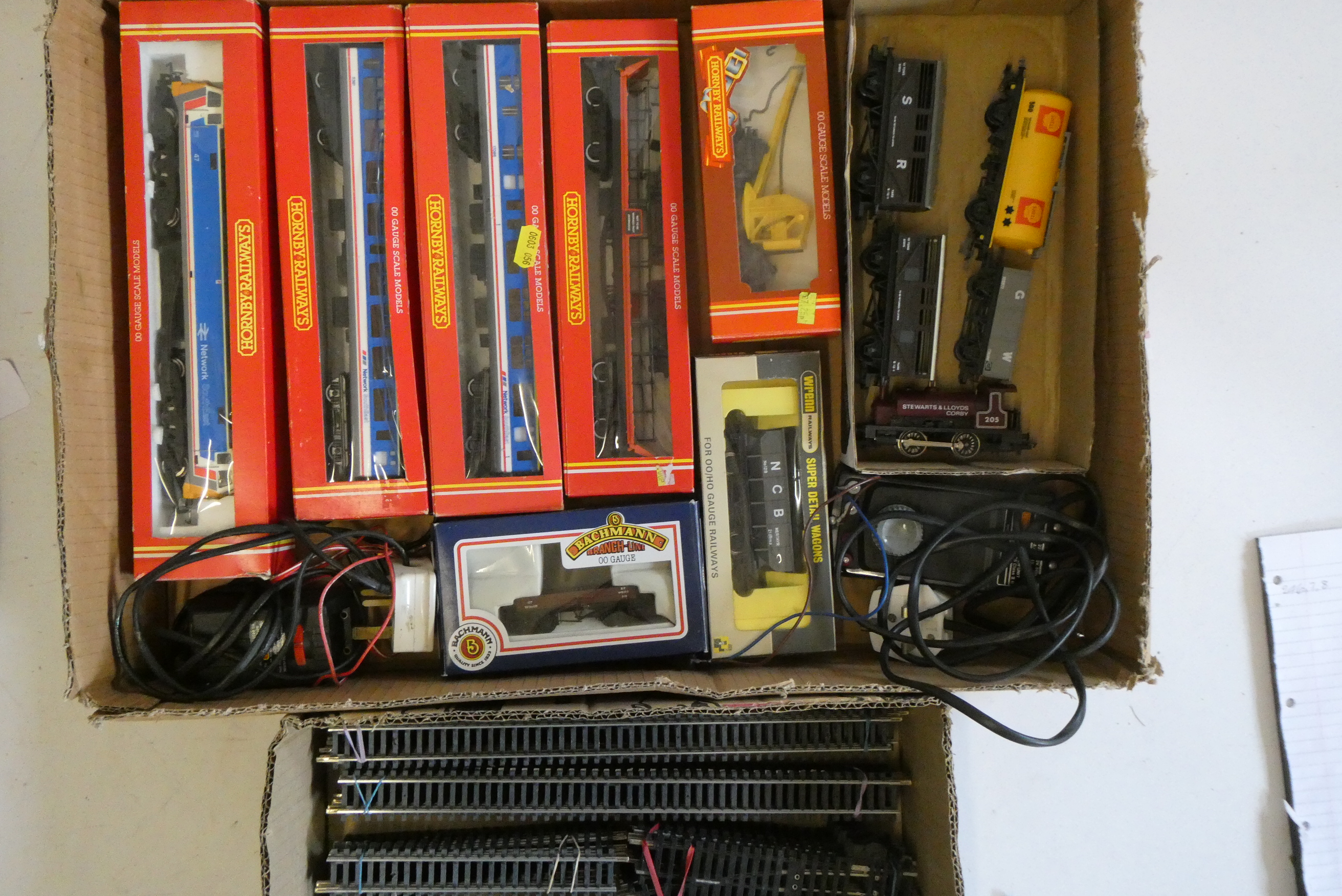 Hornby Network SE Class 47, two Network S.E coaches, 0-4-0 sadle tank and goods wagons, two small Image