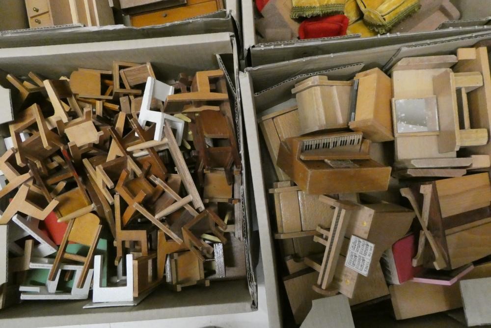 Five boxes of dolls house furniture, comprising one box of upholstered sit on suites and four boxes Image