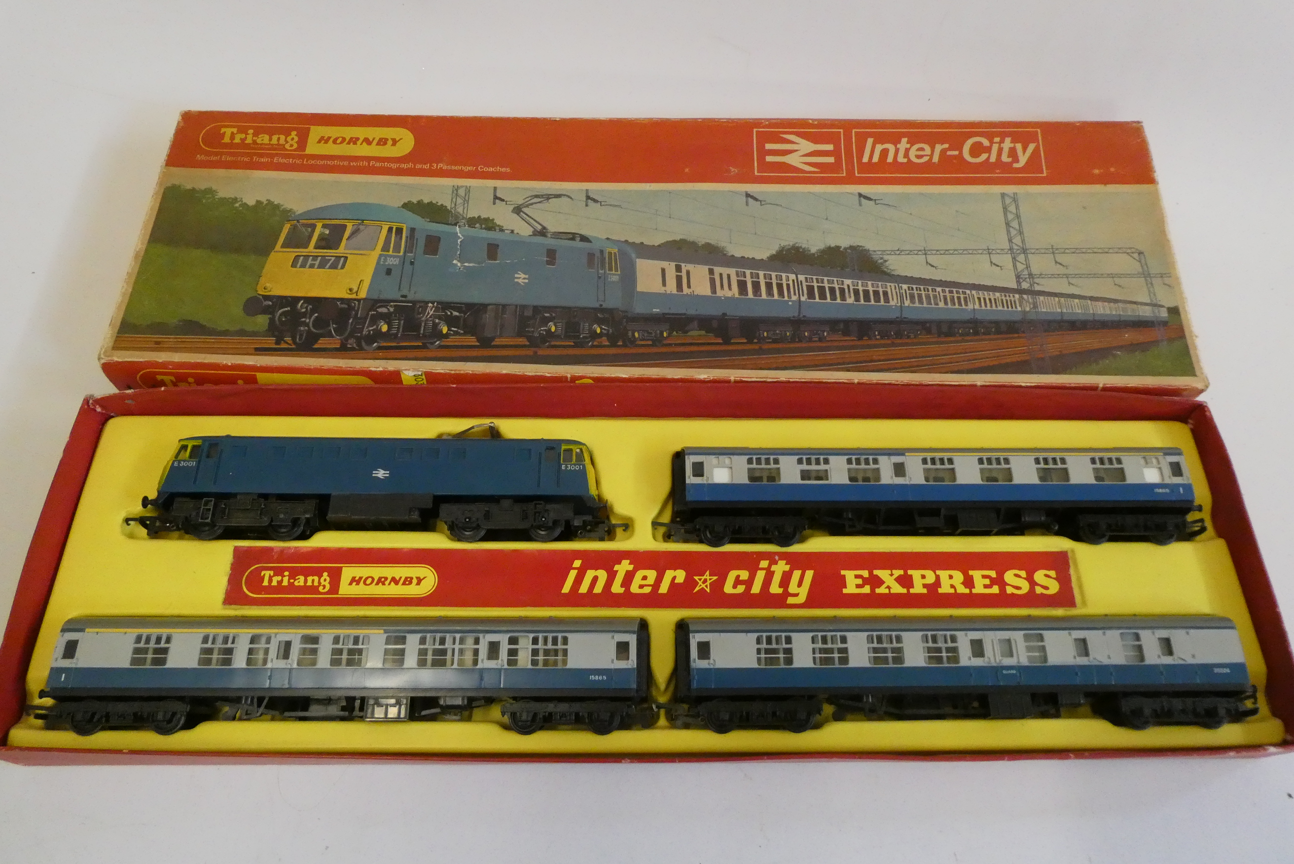 Triang Hornby R644 Inter-city Train set with EM1 electric locomotive and three coaches, box fair, Image