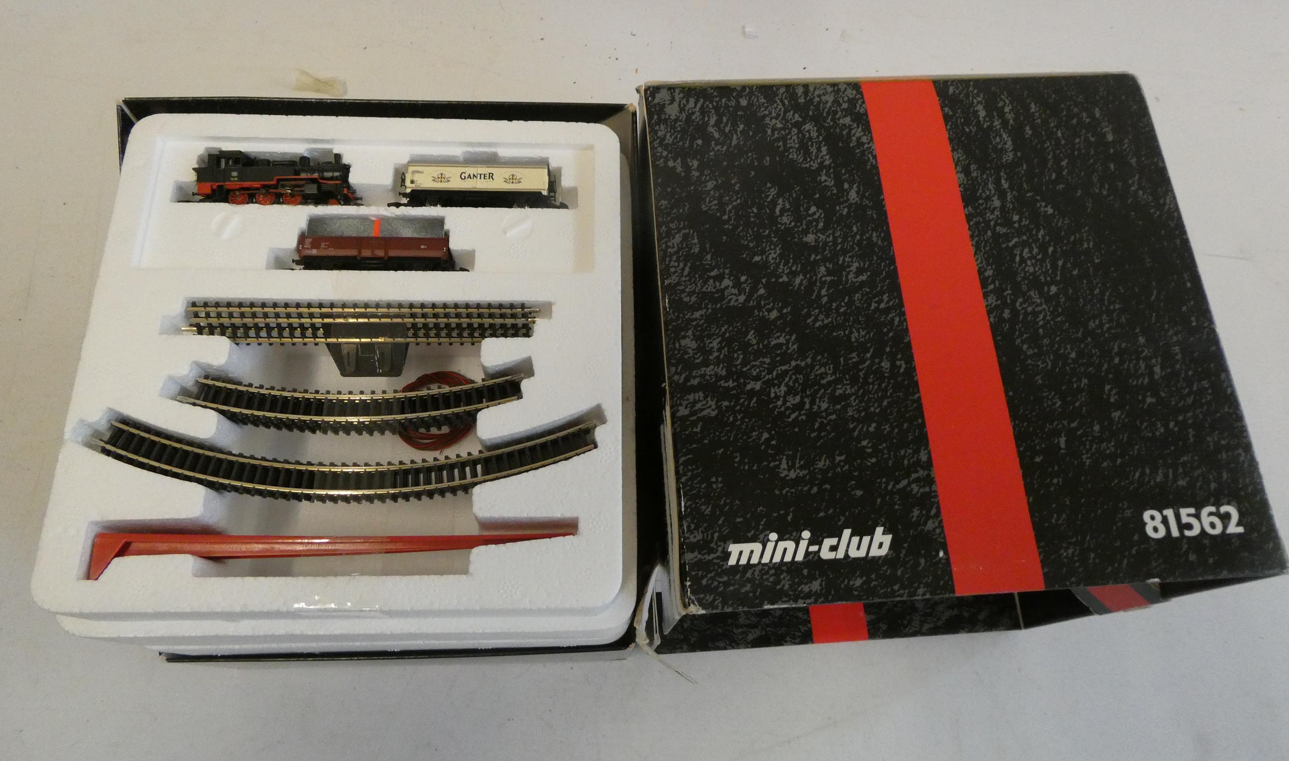 Marklin Mini Club Z Gauge Train Set with tank locomotive, two goods wagons, track and controller, Image