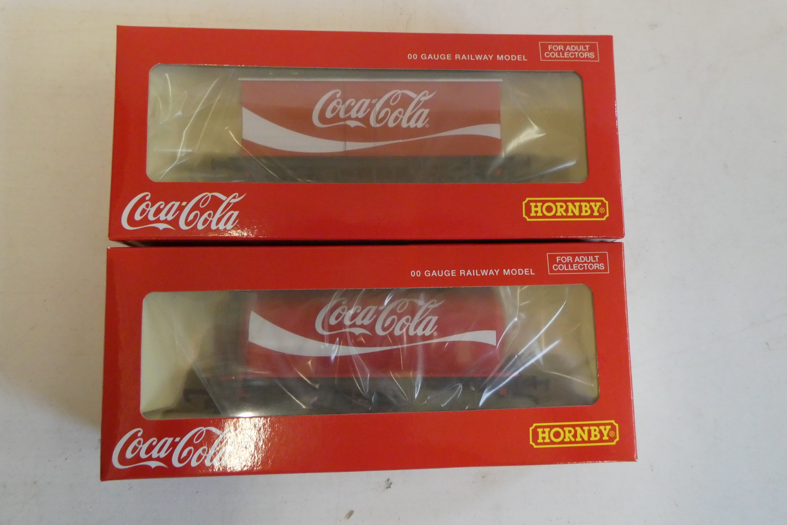 Hornby Christmas Coca Cola Train set with two additional wagons, boxed, mint Image