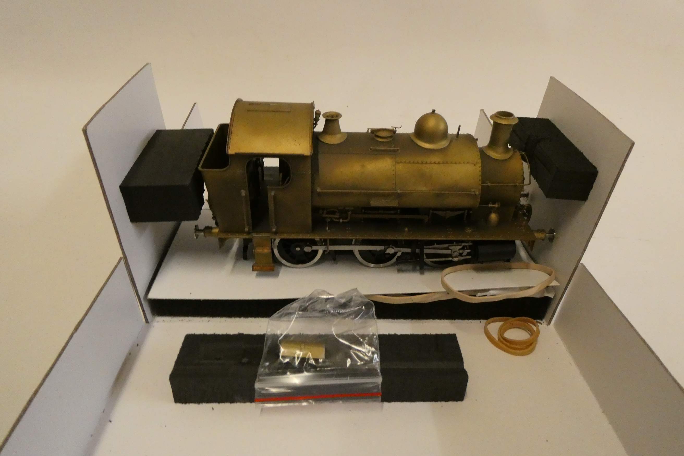San Cheng brass 0-gauge GWR 3161 0-6-0 saddle tank, unpainted with factory painted chassis, Body Image