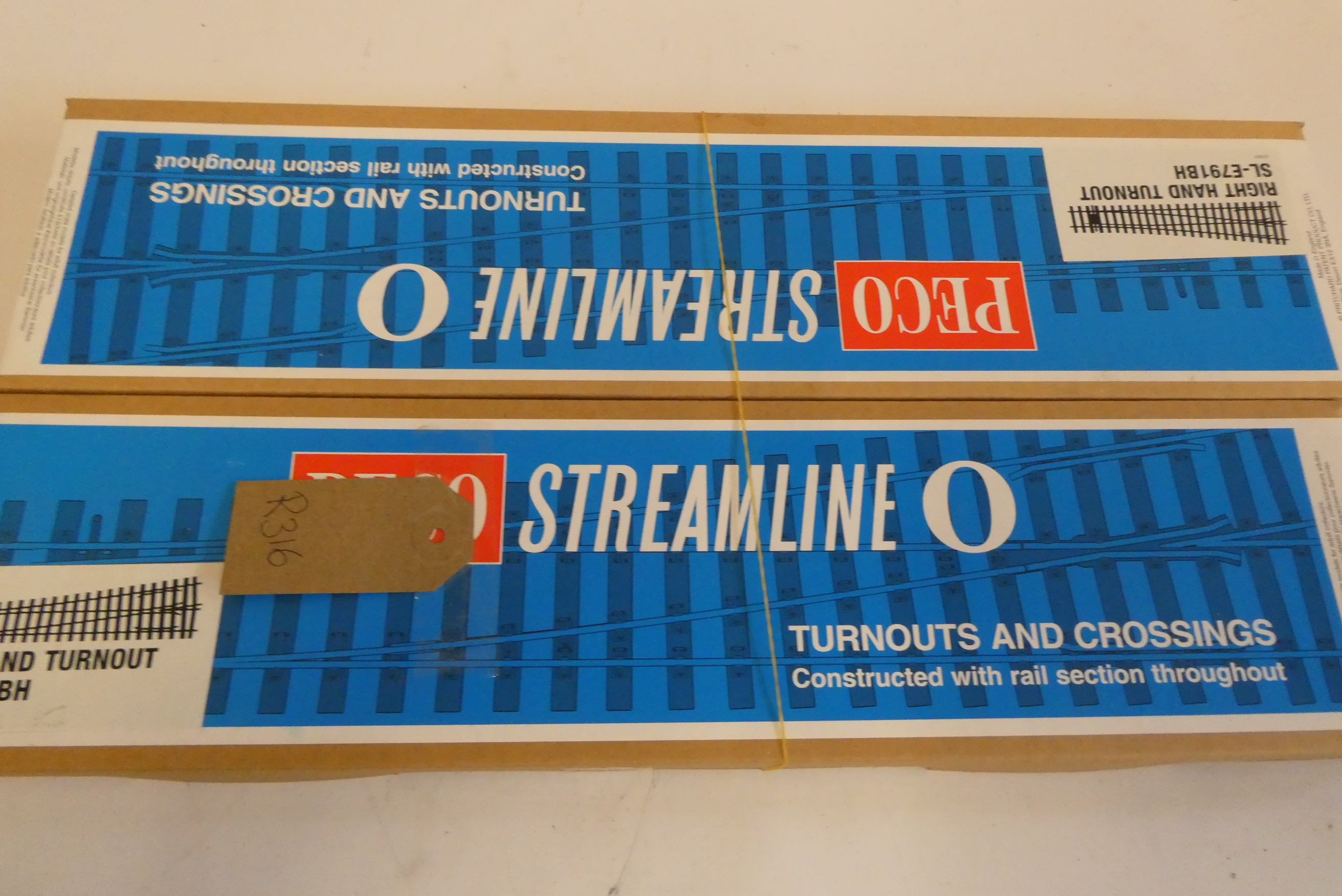Pico Streamline Gauge 0 Right hand and left-hand point, both items in unopened packaging, mint Image