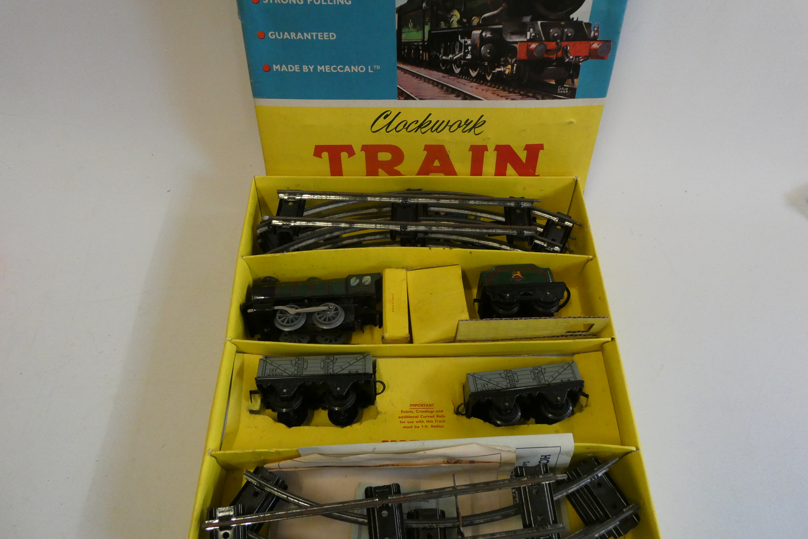Hornby post war clockwork train set No20 goods with green type 20 locomotive and two goods wagons, Image
