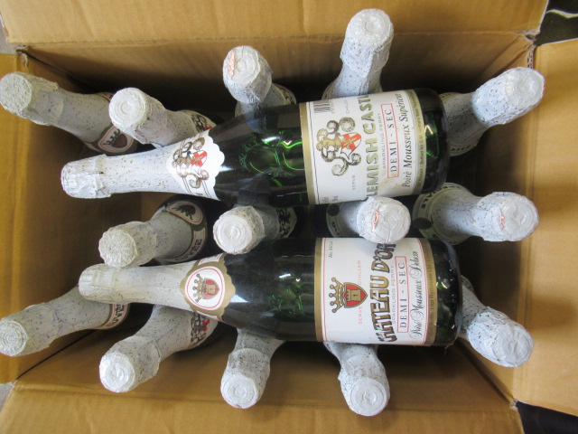 Sixteen bottles Poire Mousseux Demi-Sec Image
