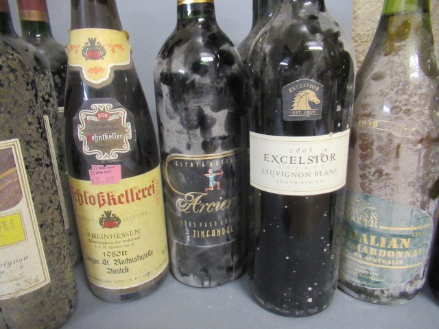 Fourteen bottles of New World and European wine Image