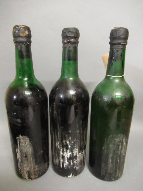 Three bottles Dows 1970 vintage port (Est. plus 21% premium inc. VAT) Image