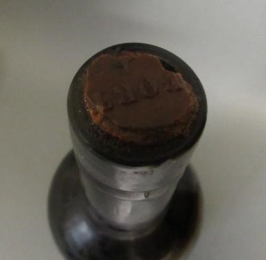 One bottle Warre's 1947 vintage port (Est. plus 21% premium inc. VAT) Image