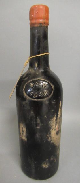 One bottle Dow's 1960 vintage port (Est. plus 21% premium inc. VAT) Image