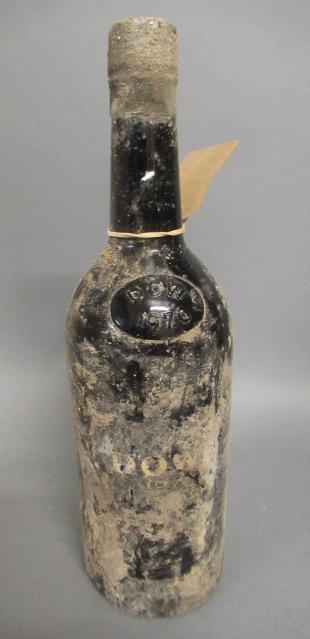 One bottle Dow's 1970 vintage port (Est. plus 21% premium inc. VAT) Image