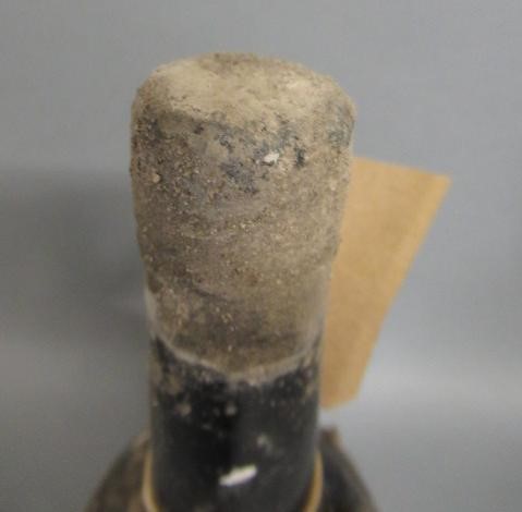 One bottle Dow's 1970 vintage port (Est. plus 21% premium inc. VAT) Image