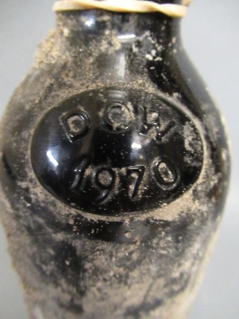 One bottle Dow's 1970 vintage port (Est. plus 21% premium inc. VAT) Image