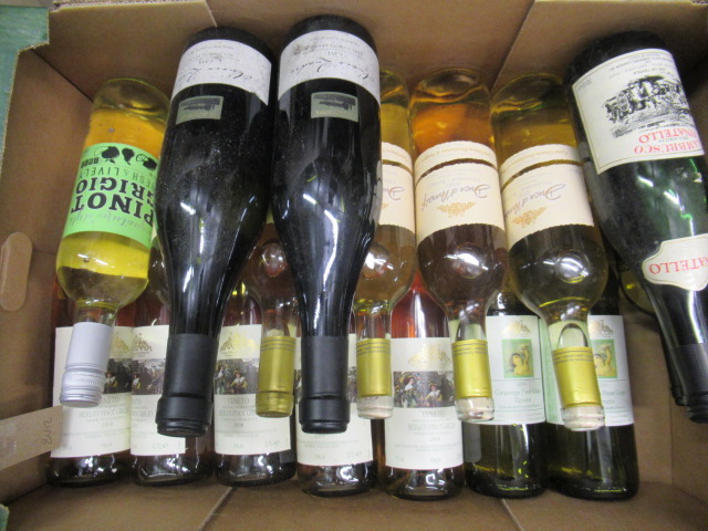 Seventeen bottles of Italian wine Image