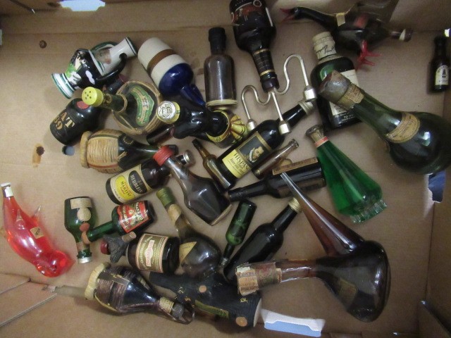 One bottle and one 50cl bottle vintage Dimple Haig's Image