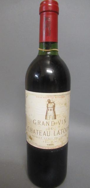 One bottle Grand vin de Chateau Latour Image
