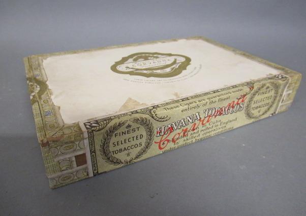 One box of 25 Club Coronas Cigars Image