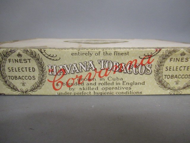 One box of 25 Club Coronas Cigars Image