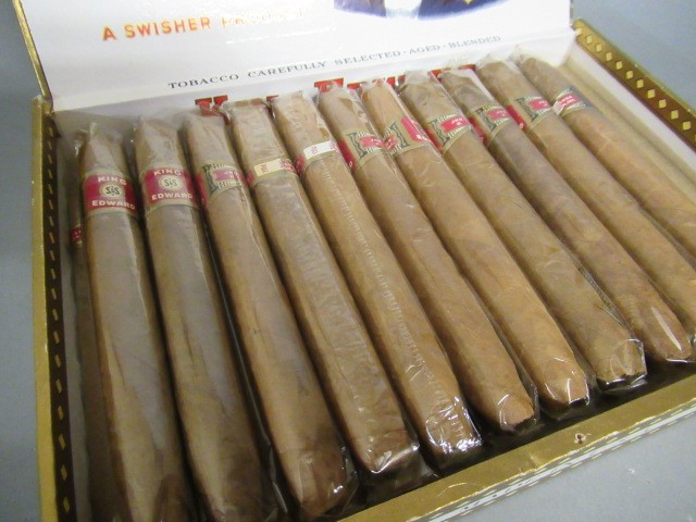 One box of 23 King Edward Invincible Deluxe Cigars (Est. plus 21% premium inc. VAT) Image