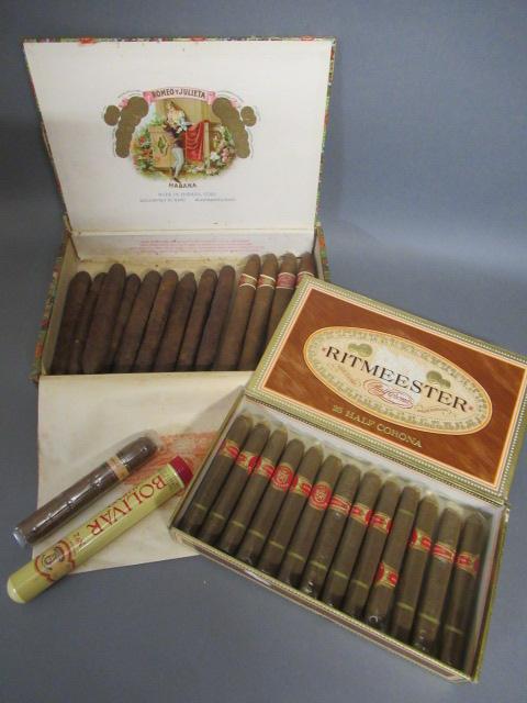 Two part filled boxes of cigars Image