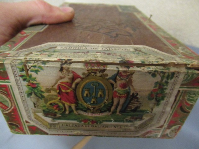 One box of 37 La Flor de Morales Eduardos cigars (Est. plus 21% premium inc. VAT) Image