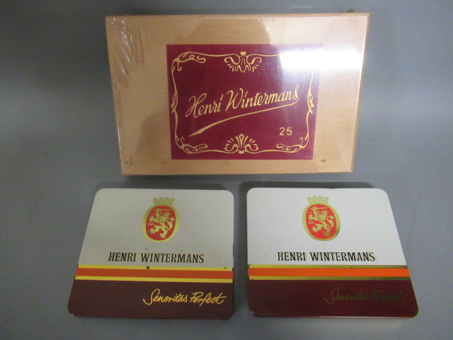 A box of 25 Henri Wintermans Londres cigars Image