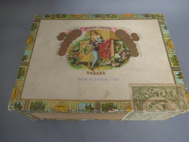 A box of 17 Romeo y Julieta No.2 d luxe cigars Image