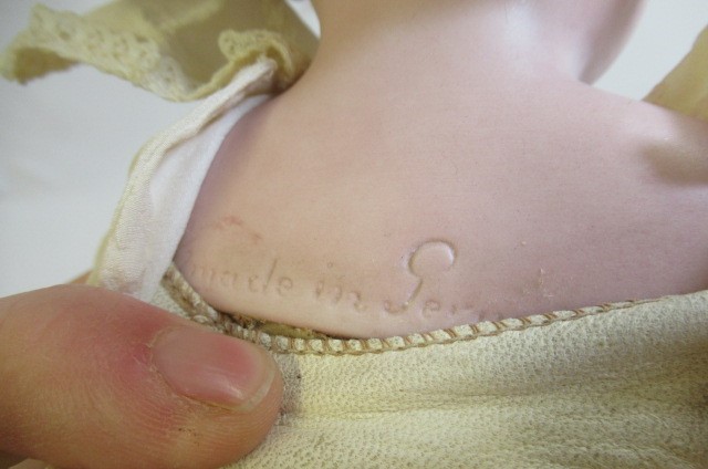 A possible Kestner bisque shoulder head doll Image
