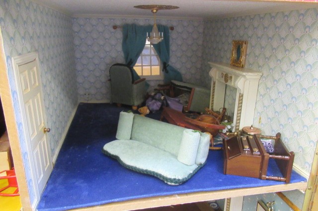 A large Georgian style doll's house and contents Image