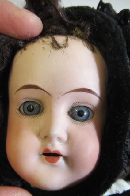 A Cuno & Otto Dressel bisque shoulder head doll Image