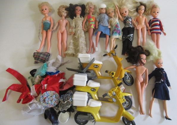 Eleven Sindy dolls Image