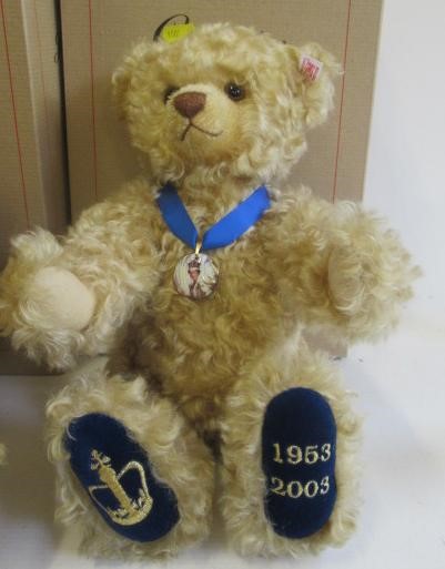 Two boxed Steiff teddy bears Image