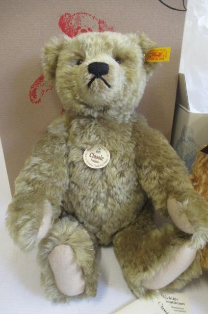 Two boxed Steiff teddy bears Image
