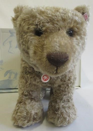 A boxed Steiff Grizzly bear Image