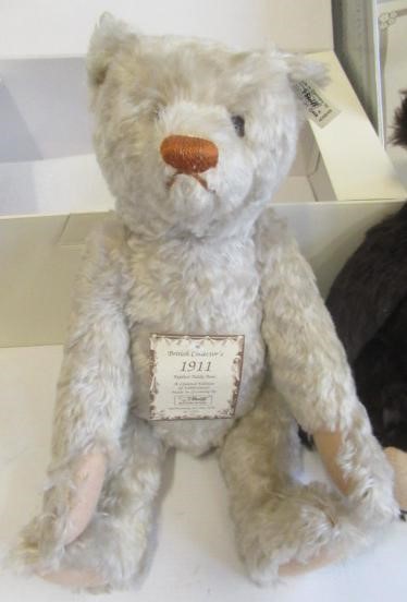 Two boxed Steiff teddy bears Image