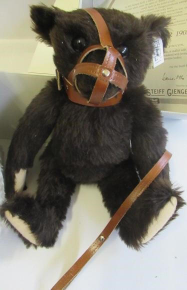 Two boxed Steiff teddy bears Image